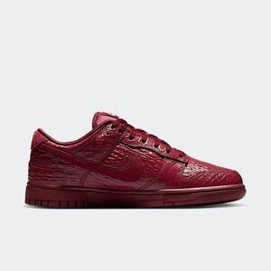 10.5W / 9M - [NEW] Women's Nike Dunk Low SS Shoes 'Red' HV4388-600